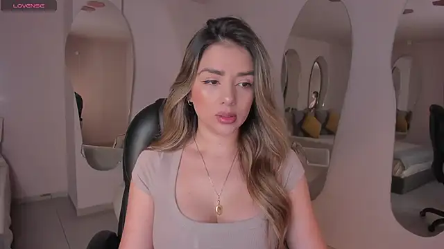 Snapshot of ChloePreston_ chatting on March 4, 10:35 am ChloePreston online show from March 4, 10:35 am
