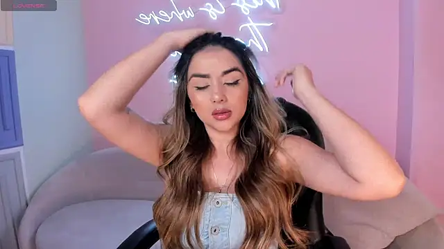 Snapshot of ChloePreston_ chatting on March 14, 10:39 am ChloePreston online show from March 14, 10:39 am