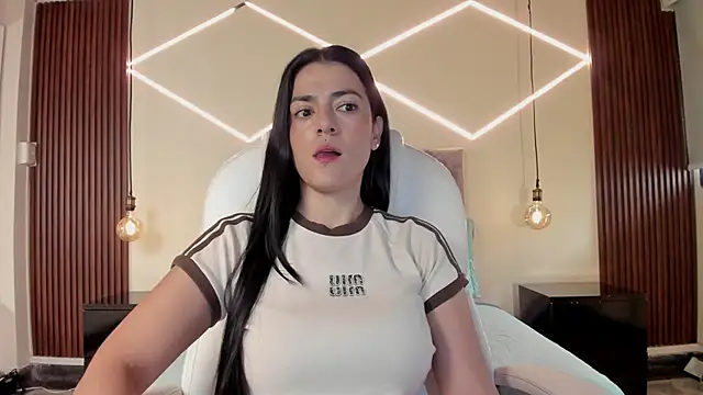 BellaClaiir online show from March 12, 2:45 pm