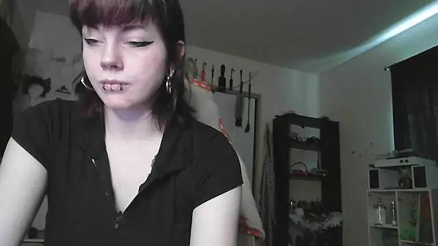 GoddessPinxx online show from June 1, 9:05 pm