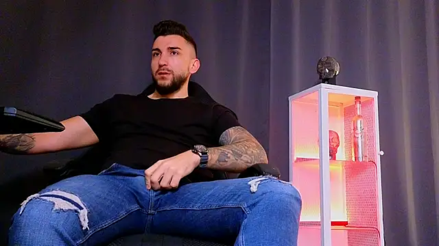 MightyAaron66 online show from February 10, 7:26 am