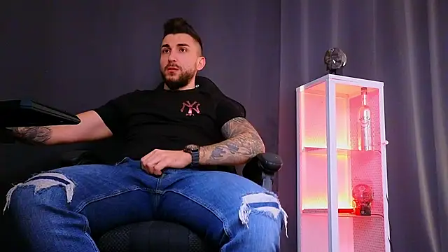 MightyAaron66 online show from February 26, 7:42 am