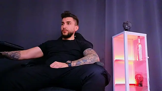 MightyAaron66 online show from March 7, 5:49 pm