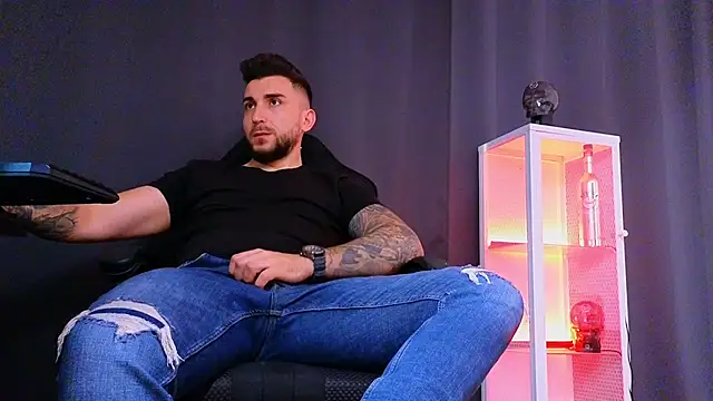 MightyAaron66 online show from March 12, 12:36 pm