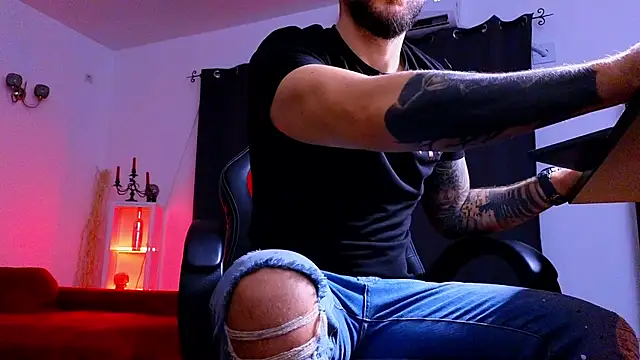 MightyAaron66 online show from December 3, 3:58 am