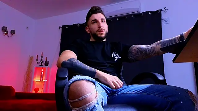 MightyAaron66 online show from December 23, 4:43 am