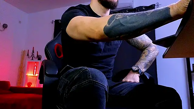 MightyAaron66 online show from February 27, 4:29 pm