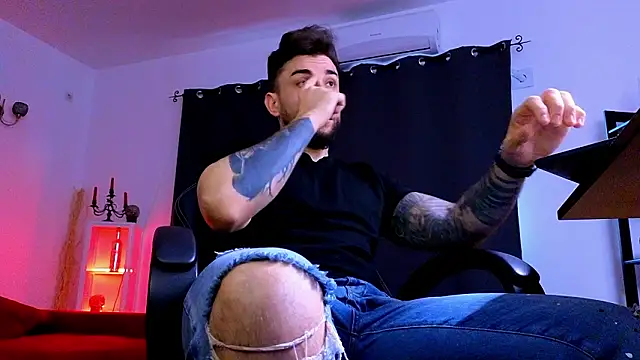 MightyAaron66 online show from March 21, 4:50 am