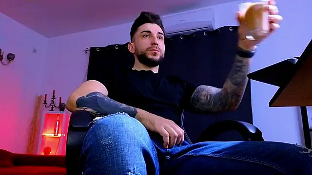 MightyAaron66 online show from March 30, 4:13 am