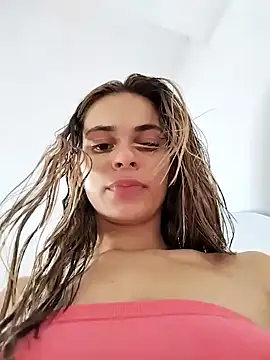 Snapshot of cuteluci_ chatting on December 30, 1:03 pm cuteluci  online show from December 30, 1:03 pm