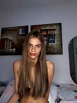 Snapshot of cuteluci_ chatting on December 31, 3:53 pm cuteluci  online show from December 31, 3:53 pm