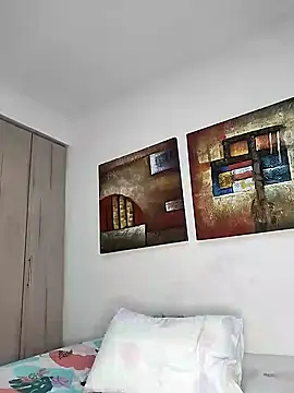 Snapshot of cuteluci_ chatting on January 1, 7:09 am cuteluci  online show from January 1, 7:09 am