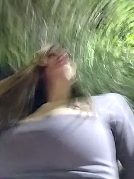 Snapshot of cuteluci_ chatting on January 4, 1:42 am cuteluci  online show from January 4, 1:42 am