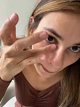 Snapshot of cuteluci_ chatting on January 5, 10:08 pm cuteluci  online show from January 5, 10:08 pm