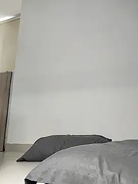 Snapshot of cuteluci_ chatting on January 8, 2:35 pm cuteluci  online show from January 8, 2:35 pm