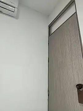 Snapshot of cuteluci_ chatting on January 12, 12:55 pm cuteluci  online show from January 12, 12:55 pm