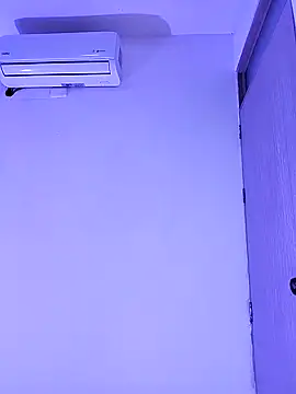 Snapshot of cuteluci_ chatting on January 17, 11:38 am cuteluci  online show from January 17, 11:38 am