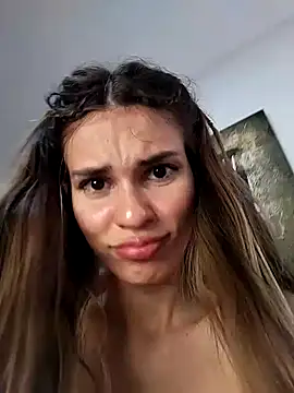 Snapshot of cuteluci_ chatting on January 23, 3:01 pm cuteluci  online show from January 23, 3:01 pm