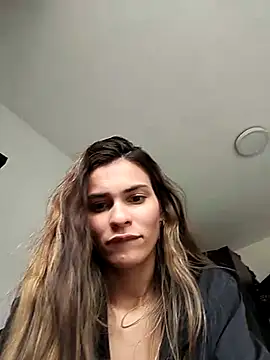 Snapshot of cuteluci_ chatting on February 16, 3:48 pm cuteluci  online show from February 16, 3:48 pm