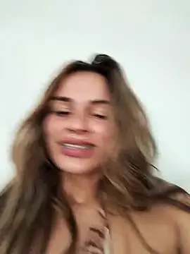 Snapshot of cuteluci_ chatting on February 17, 5:43 pm cuteluci  online show from February 17, 5:43 pm