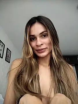 Snapshot of cuteluci_ chatting on March 17, 7:48 pm cuteluci  online show from March 17, 7:48 pm