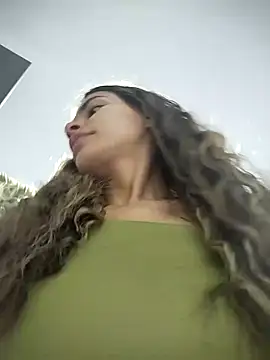 Snapshot of cuteluci_ chatting on March 19, 10:55 am cuteluci  online show from March 19, 10:55 am