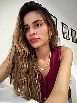 Snapshot of cuteluci_ chatting on March 20, 2:10 pm cuteluci  online show from March 20, 2:10 pm