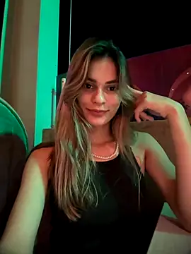 Snapshot of cuteluci_ chatting on September 29, 12:05 am cuteluci  online show from September 29, 12:05 am