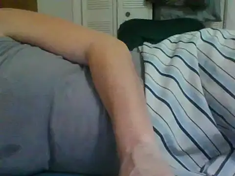 Emilylyn2501 online show from December 20, 10:43 pm