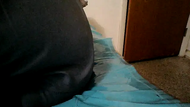 Emilylyn2501 online show from February 1, 1:34 am