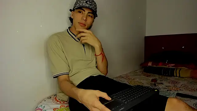 HeellBoy  online show from February 24, 8:56 am