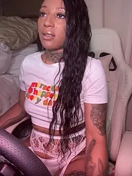 CrownedNyaries online show from December 22, 12:49 pm