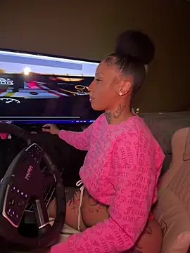 CrownedNyaries online show from March 11, 12:17 pm