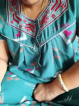 Snapshot of samitasharma chatting on April 7, 4:57 am samitasharma online show from April 7, 4:57 am