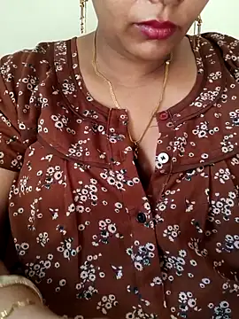 Snapshot of samitasharma chatting on April 11, 3:33 am samitasharma online show from April 11, 3:33 am