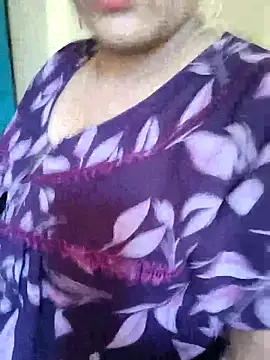 Snapshot of samitasharma chatting on April 13, 4:18 am samitasharma online show from April 13, 4:18 am