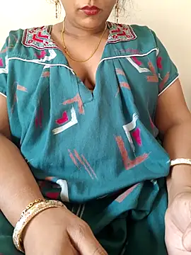 Snapshot of samitasharma chatting on April 14, 3:23 am samitasharma online show from April 14, 3:23 am