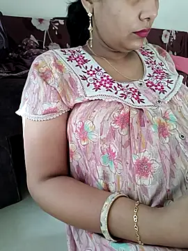 Snapshot of samitasharma chatting on April 17, 3:20 am samitasharma online show from April 17, 3:20 am