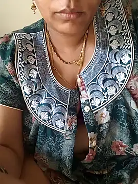 Snapshot of samitasharma chatting on May 4, 3:57 am samitasharma online show from May 4, 3:57 am