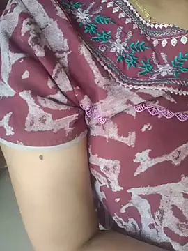 Snapshot of samitasharma chatting on May 16, 8:00 am samitasharma online show from May 16, 8:00 am
