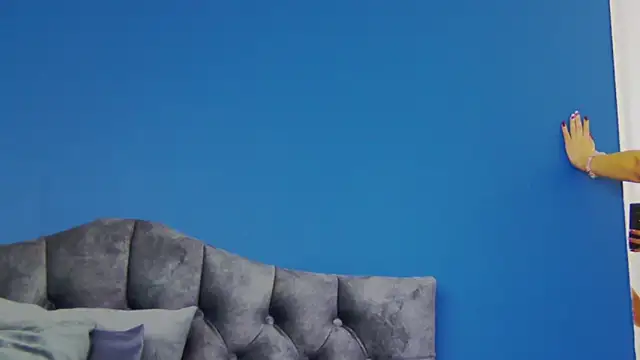 Snapshot of CelineMeyerr chatting on October 31, 6:25 am CelineMeyerr online show from October 31, 6:25 am