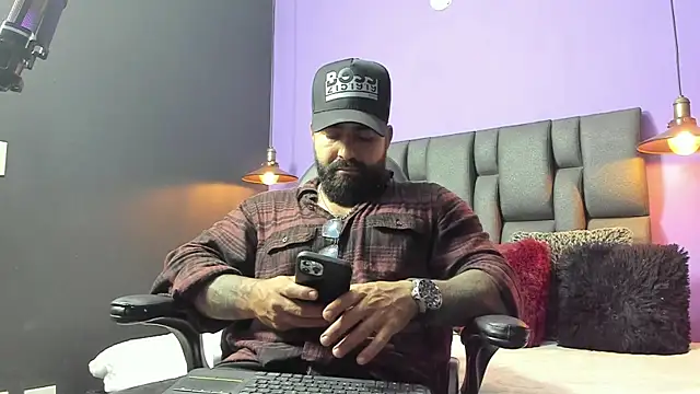 Snapshot of Lyon_vach chatting on September 20, 12:11 am Lyon vach online show from September 20, 12:11 am