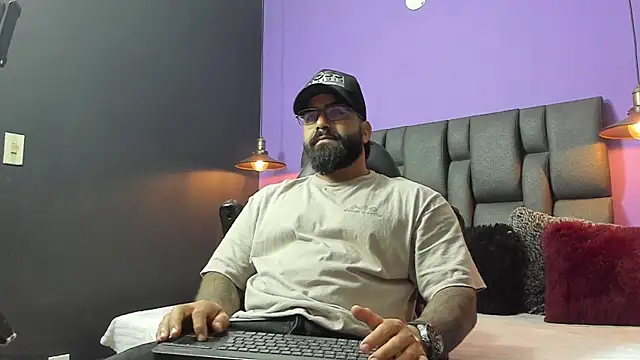 Snapshot of Lyon_vach chatting on September 20, 11:39 pm Lyon vach online show from September 20, 11:39 pm