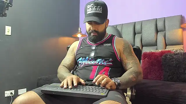 Snapshot of Lyon_vach chatting on September 22, 9:50 pm Lyon vach online show from September 22, 9:50 pm