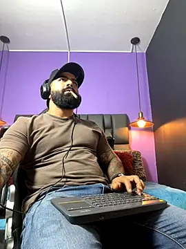 Snapshot of Lyon_vach chatting on October 1, 9:10 pm Lyon vach online show from October 1, 9:10 pm