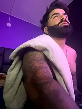 Snapshot of Lyon_vach chatting on October 4, 11:47 pm Lyon vach online show from October 4, 11:47 pm