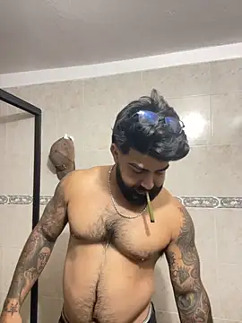 Snapshot of Lyon_vach chatting on October 6, 4:48 pm Lyon vach online show from October 6, 4:48 pm