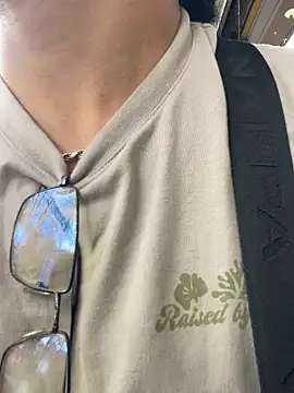 Snapshot of Lyon_vach chatting on October 10, 6:18 pm Lyon vach online show from October 10, 6:18 pm