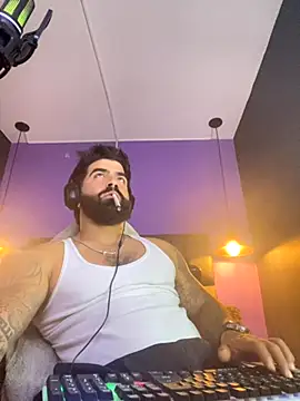 Snapshot of Lyon_vach chatting on October 11, 7:34 pm Lyon vach online show from October 11, 7:34 pm