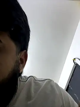 Snapshot of Lyon_vach chatting on October 13, 10:43 pm Lyon vach online show from October 13, 10:43 pm